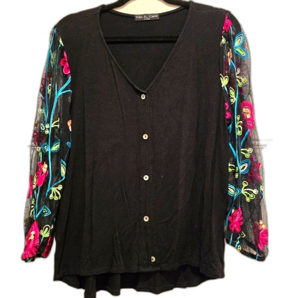 Kim & Cami Black Long Sleeve Blouse w Multi Colored Floral Detailing, Size M